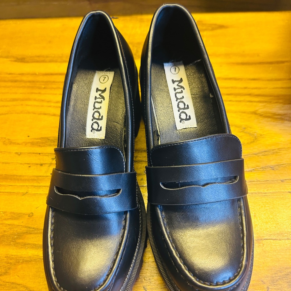 Mudd Black Chunky Lug Heel Loafers - Picture 5 of 13
